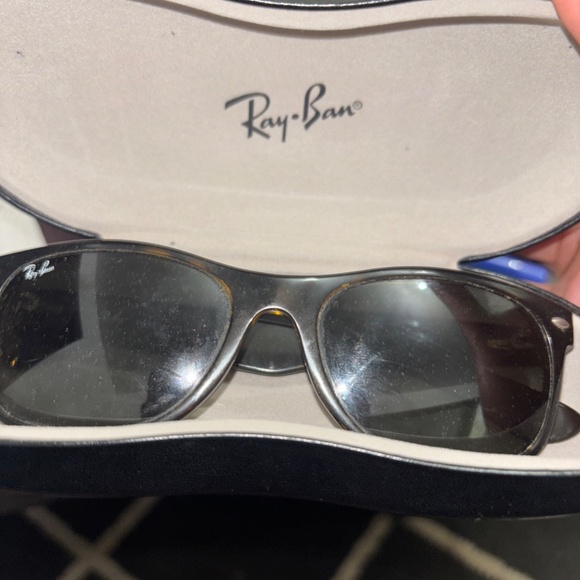 Ray-Ban RB2132 New Wayfarer 902/58 Sunglasses Tortoise - Picture 5 of 5